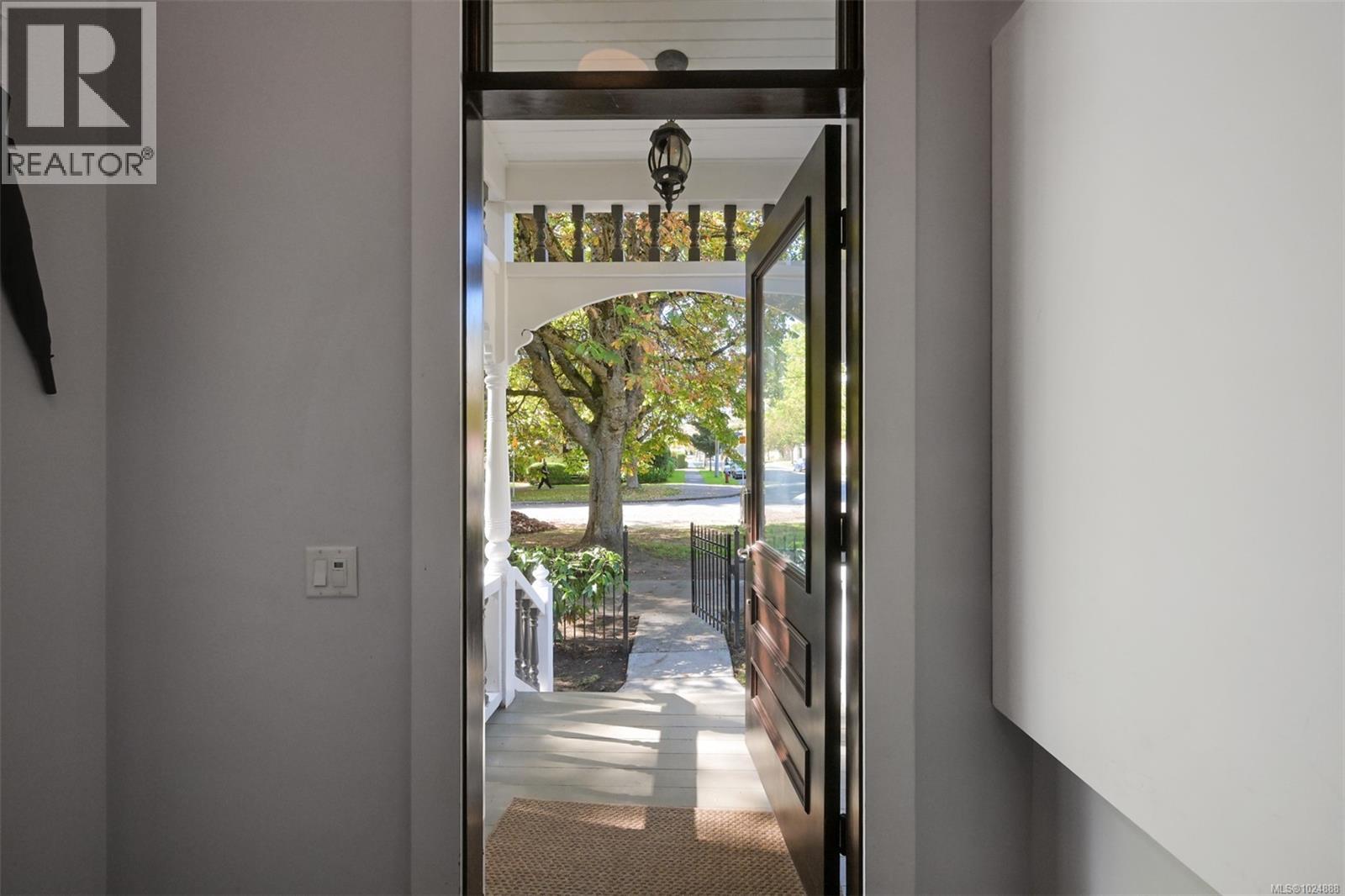  737 Vancouver Street, Victoria