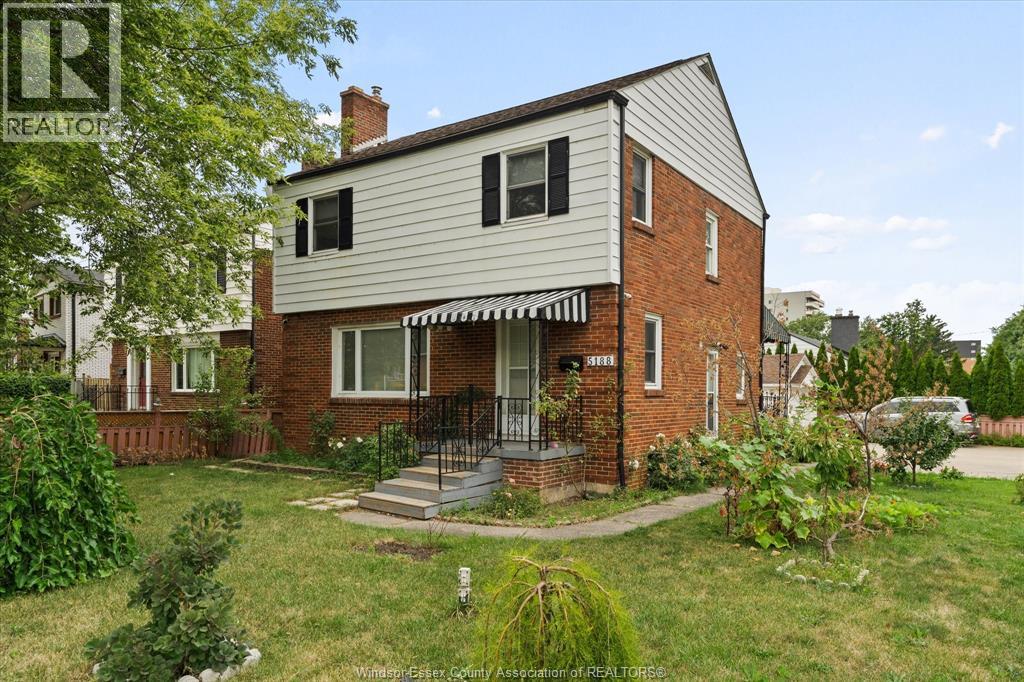 5188 WYANDOTTE - 1