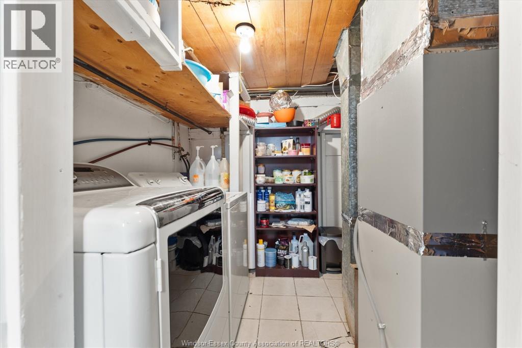 5188 WYANDOTTE - 16
