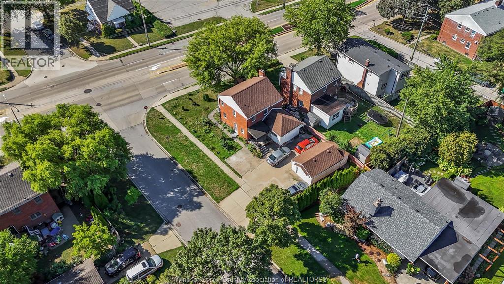 5188 WYANDOTTE - 2