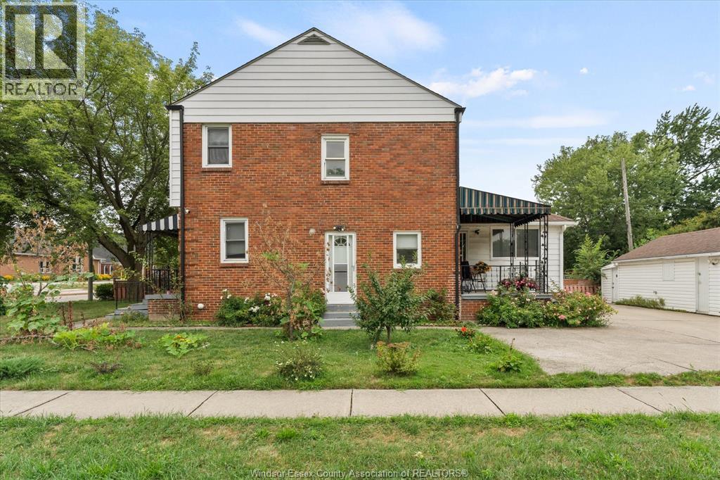 5188 WYANDOTTE - 34
