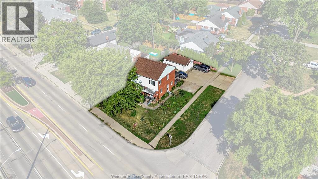 5188 WYANDOTTE - 35
