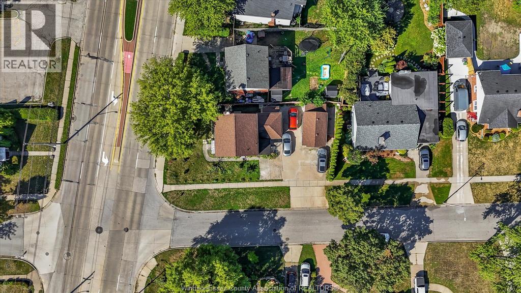 5188 WYANDOTTE - 37