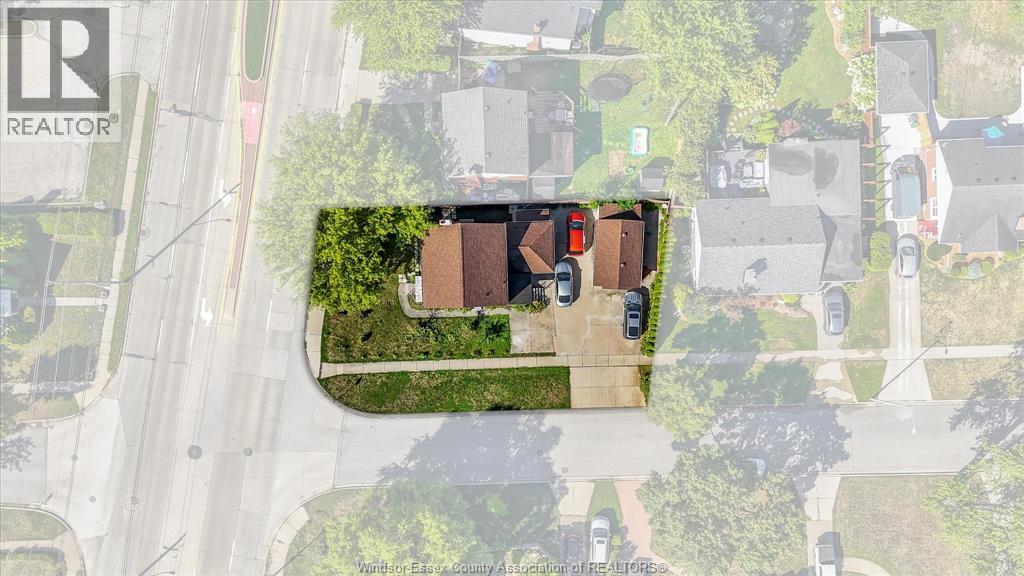 5188 WYANDOTTE - 38
