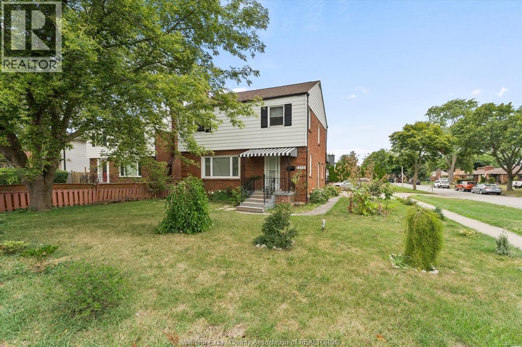 5188 WYANDOTTE - 45