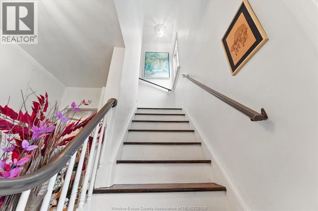 5188 WYANDOTTE - 5