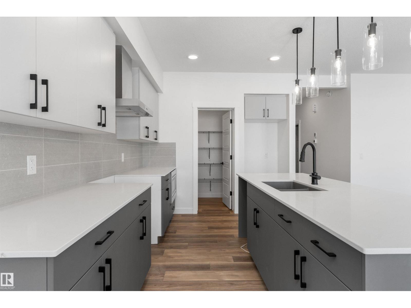 748 ASTORIA WY - 11