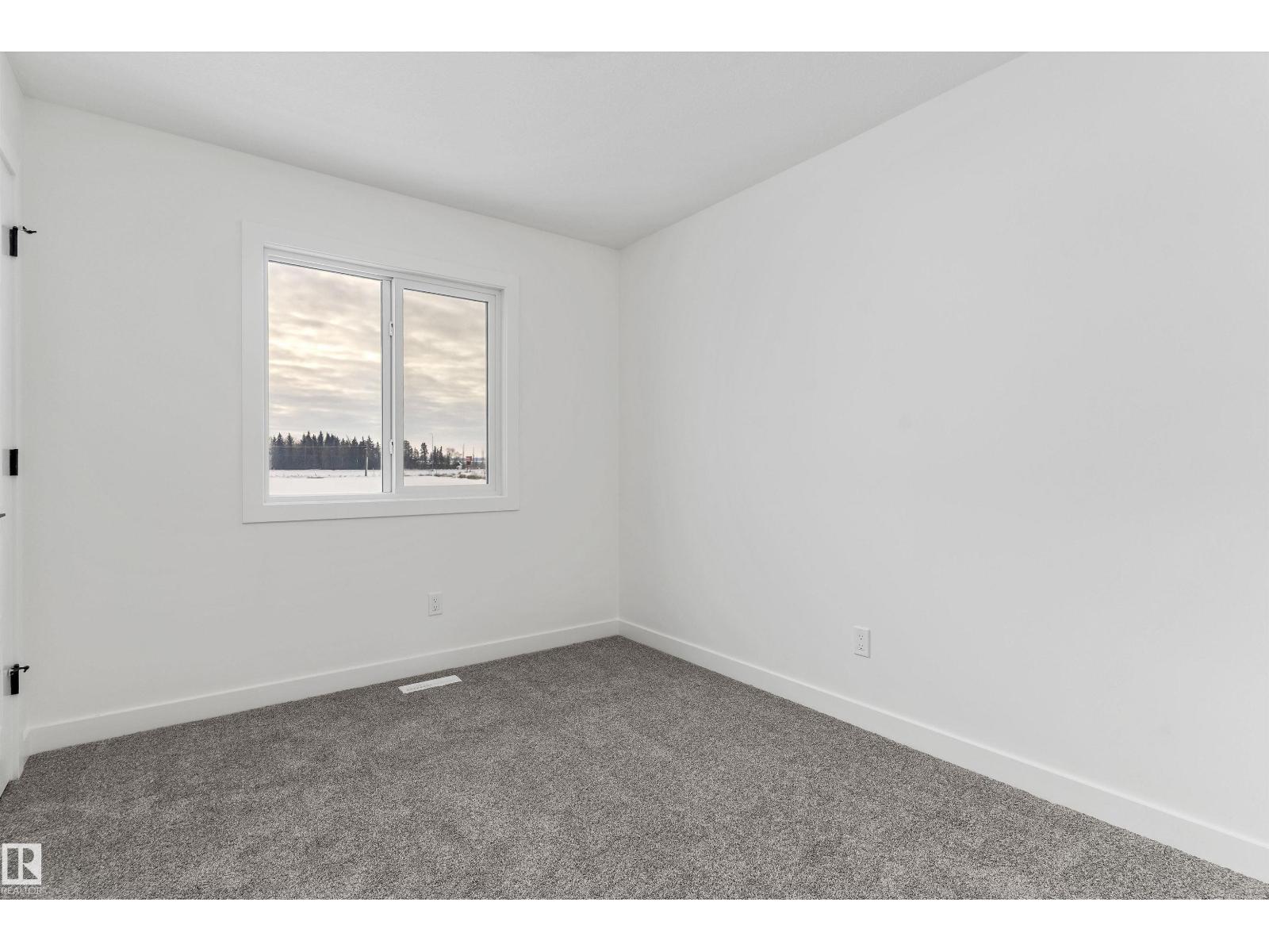 1070 MCLEOD AV - 34