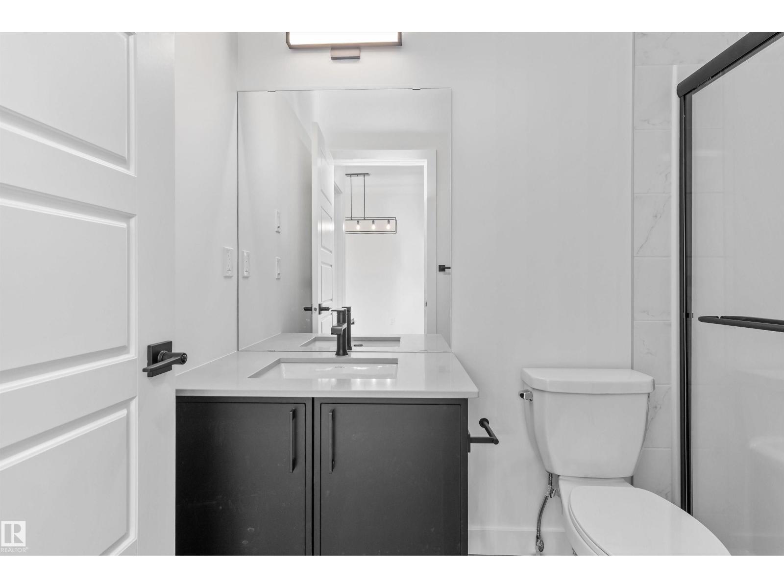 1070 MCLEOD AV - 8
