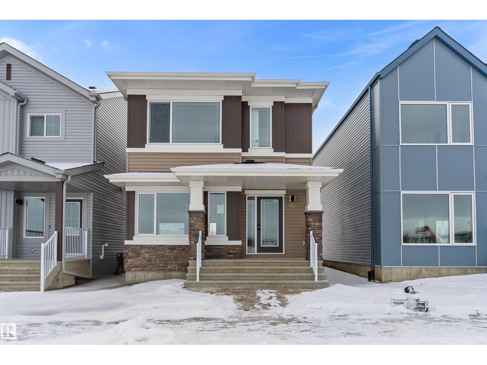 1068 MCLEOD AV - 1