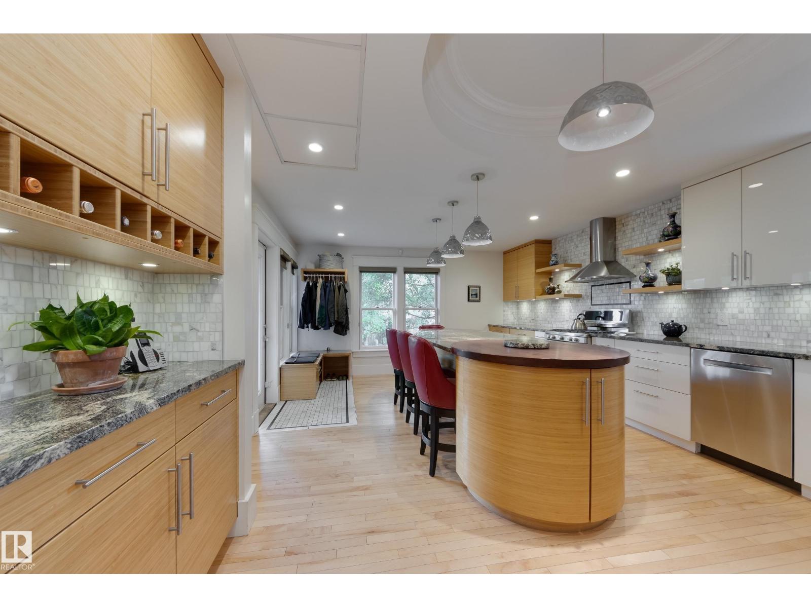 10828 125 ST NW, Edmonton