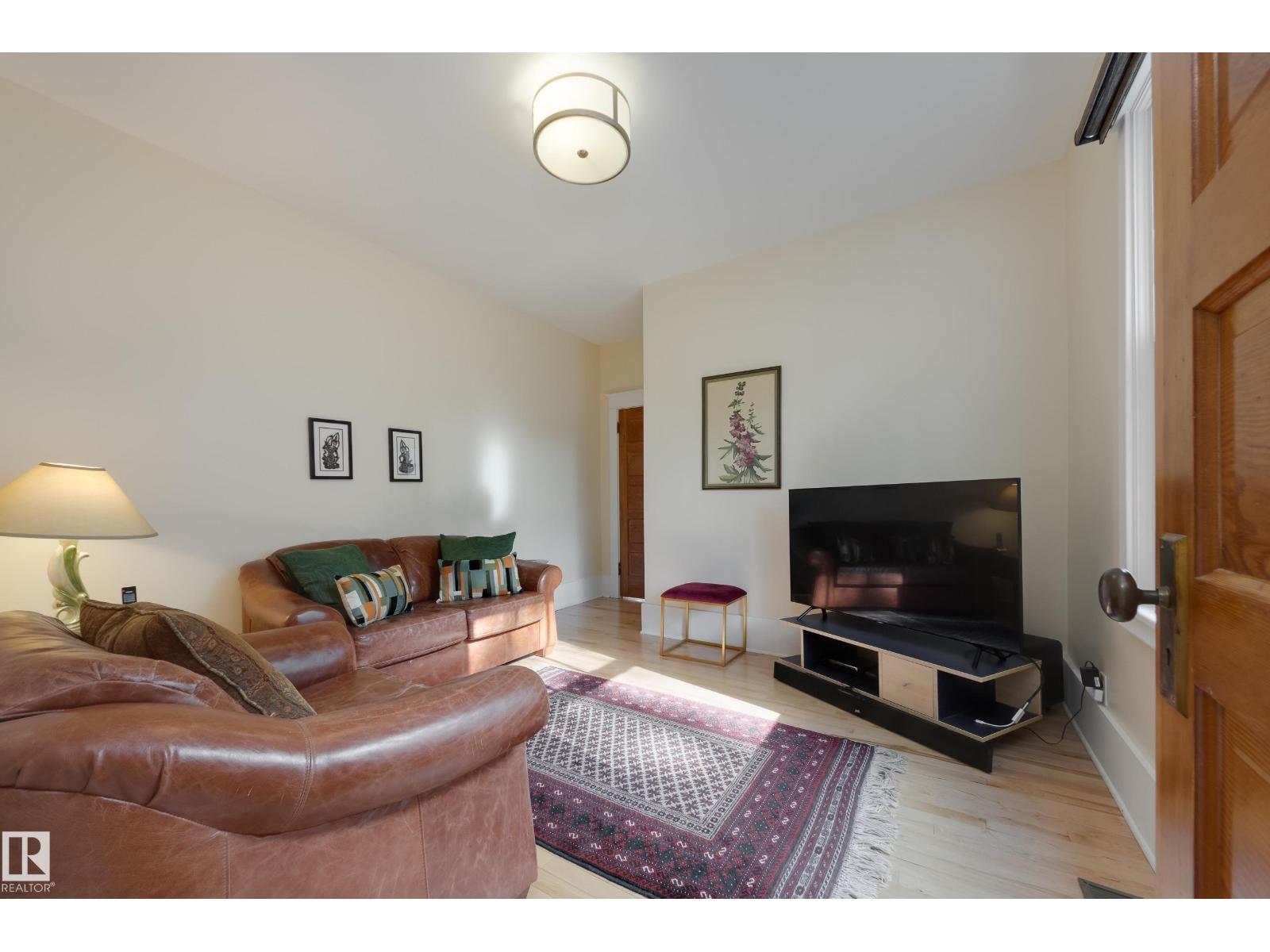 10828 125 ST NW, Edmonton