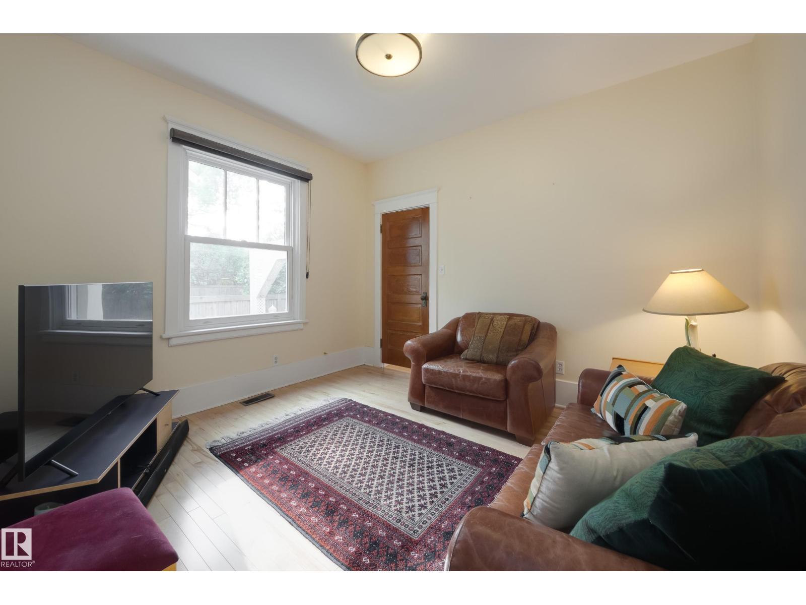 10828 125 ST NW, Edmonton