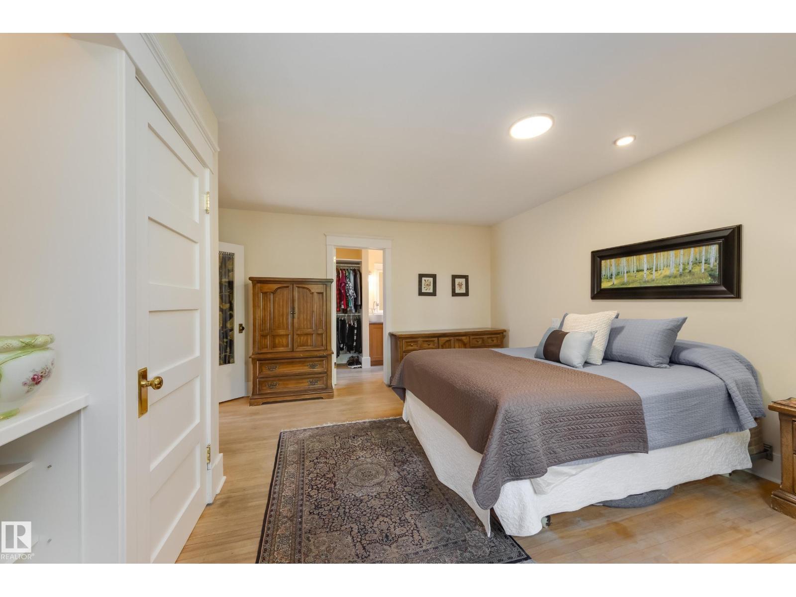 10828 125 ST NW, Edmonton