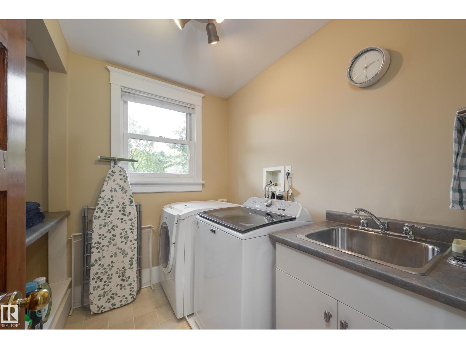 10828 125 ST NW, Edmonton