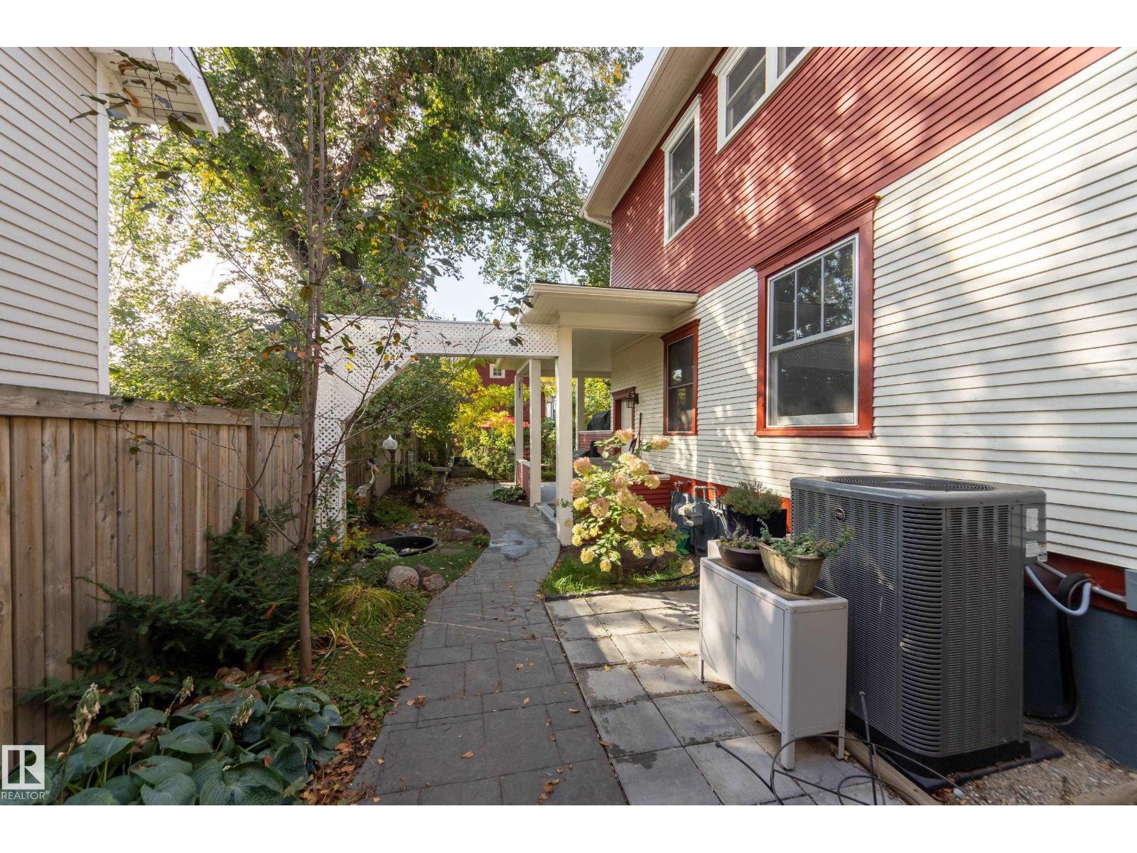 10828 125 ST NW, Edmonton