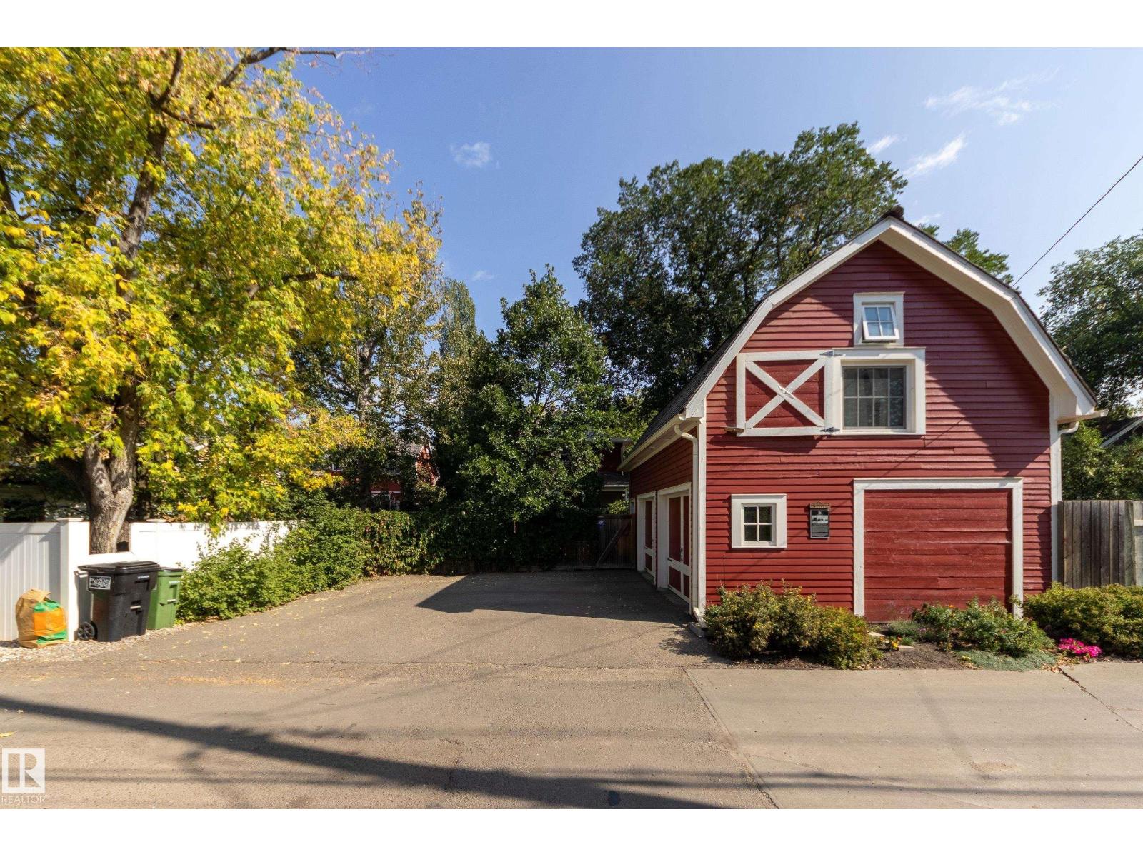 10828 125 ST NW, Edmonton