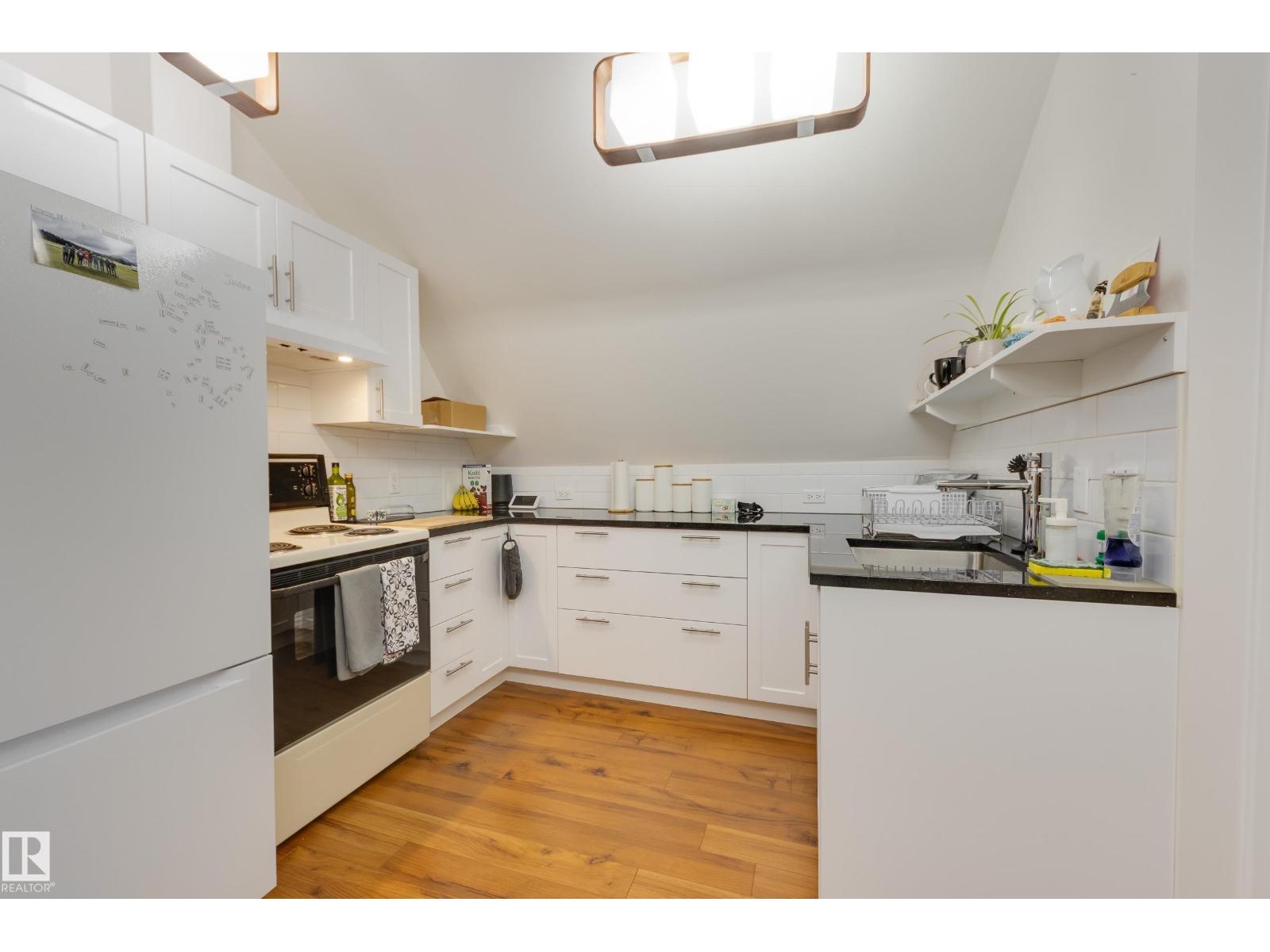 10828 125 ST NW, Edmonton