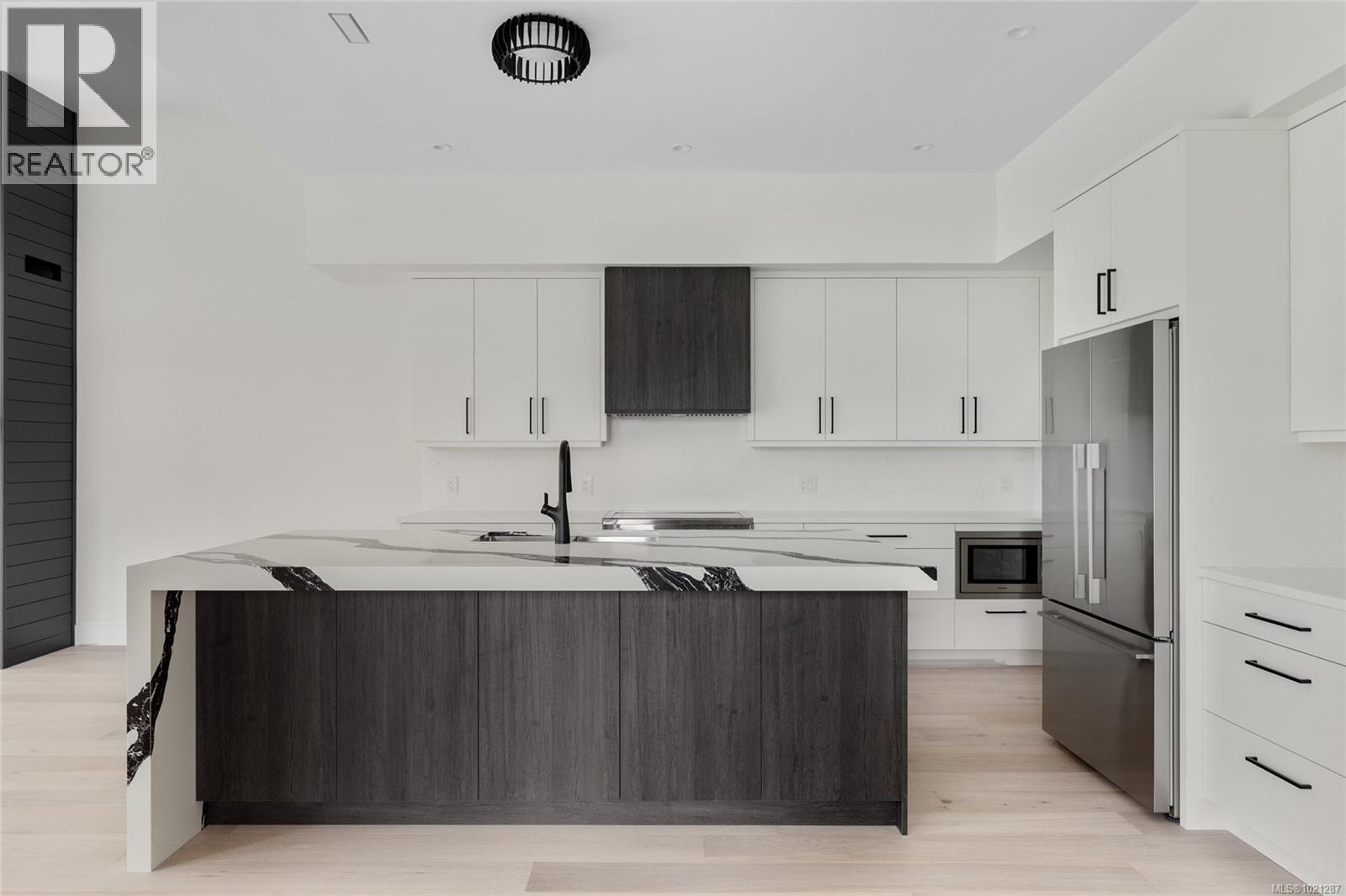 2293 Adela Pl, Sidney