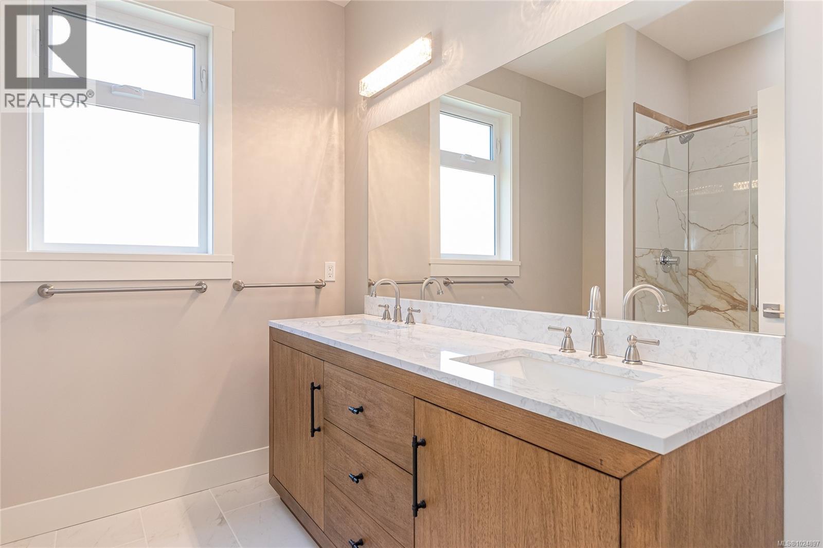 317 Pioneer Cres, Parksville