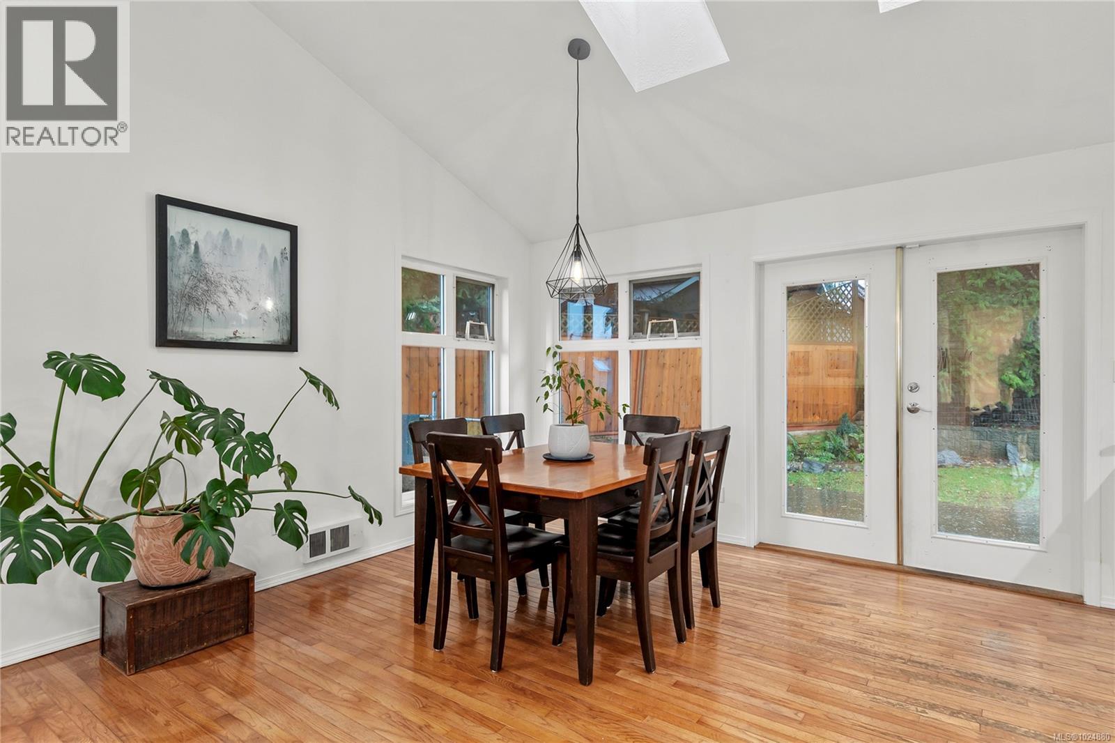 525 Cove Pl, Campbell River