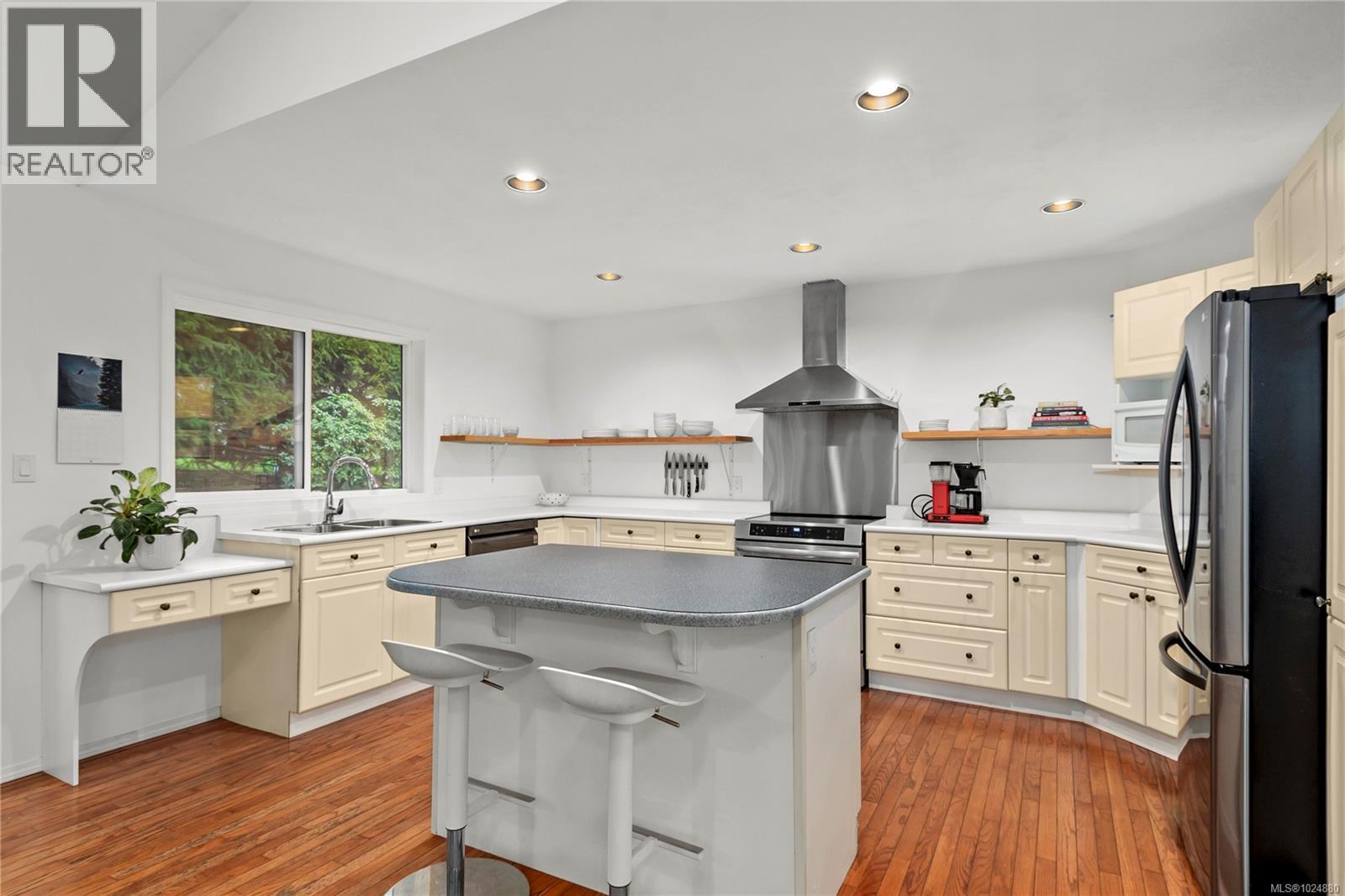 525 Cove Pl, Campbell River