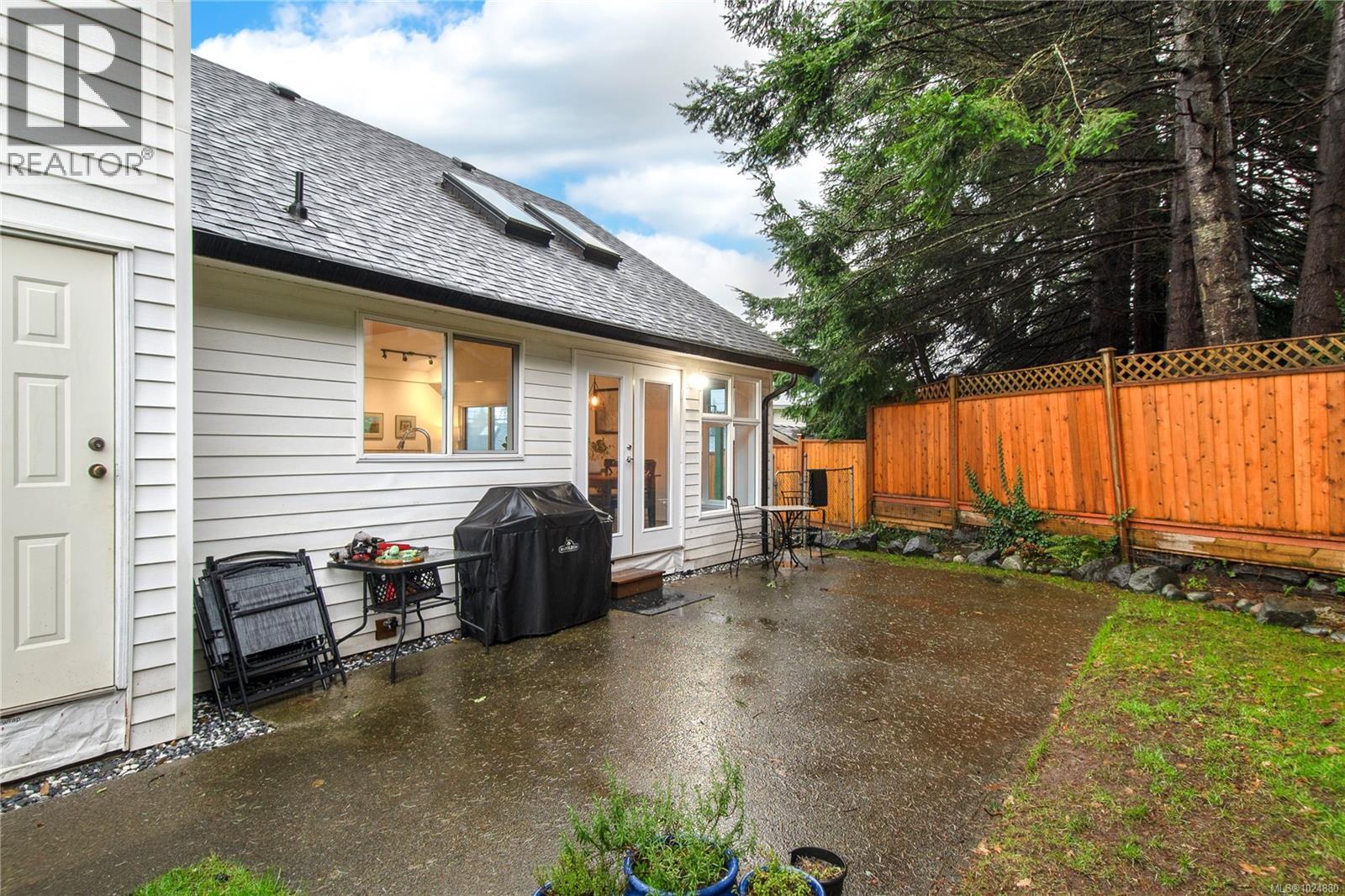 525 Cove Pl, Campbell River