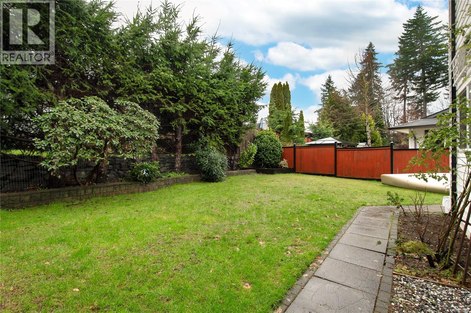 525 Cove Pl, Campbell River