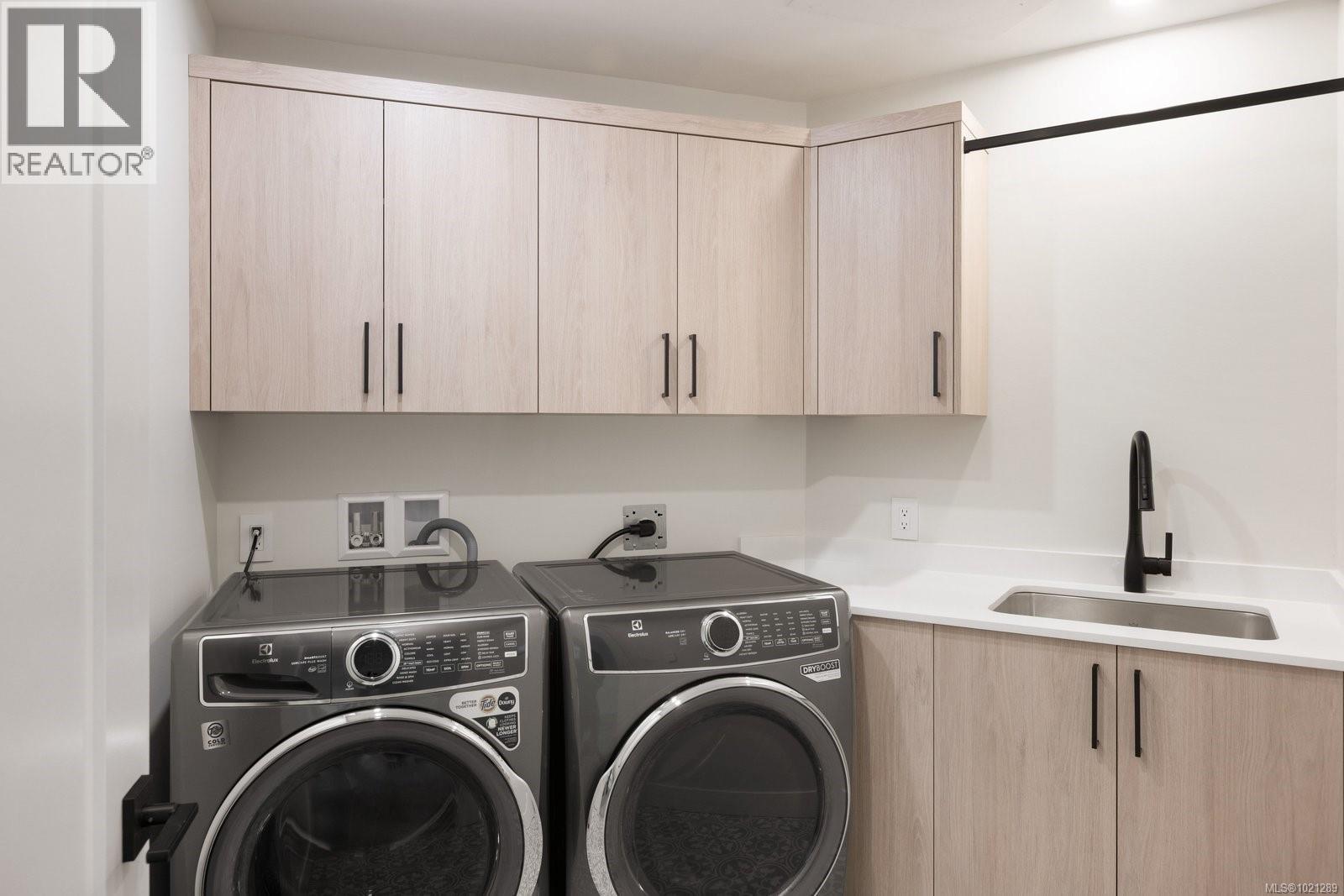 2295 Adela Pl, Sidney