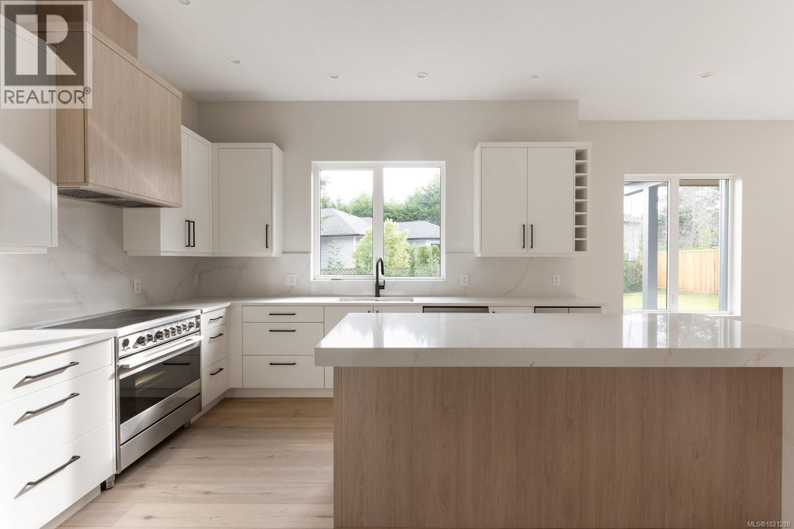 2295 Adela Pl, Sidney