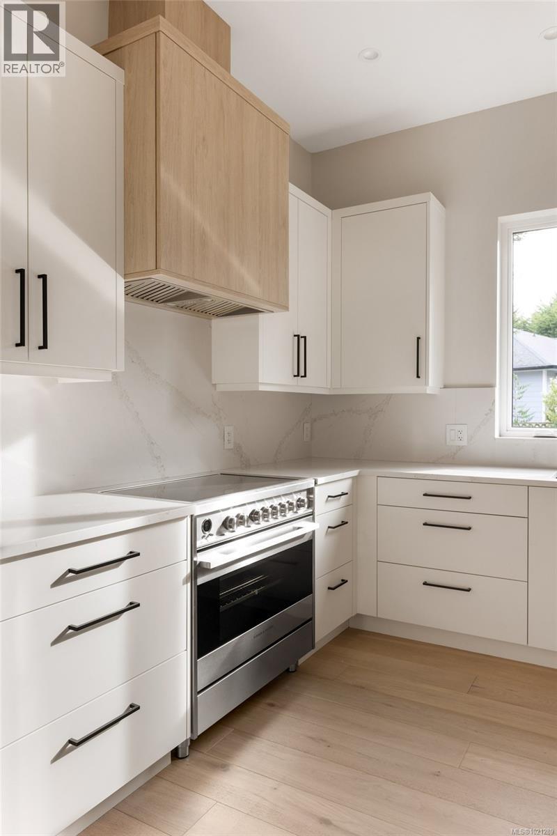 2295 Adela Pl, Sidney