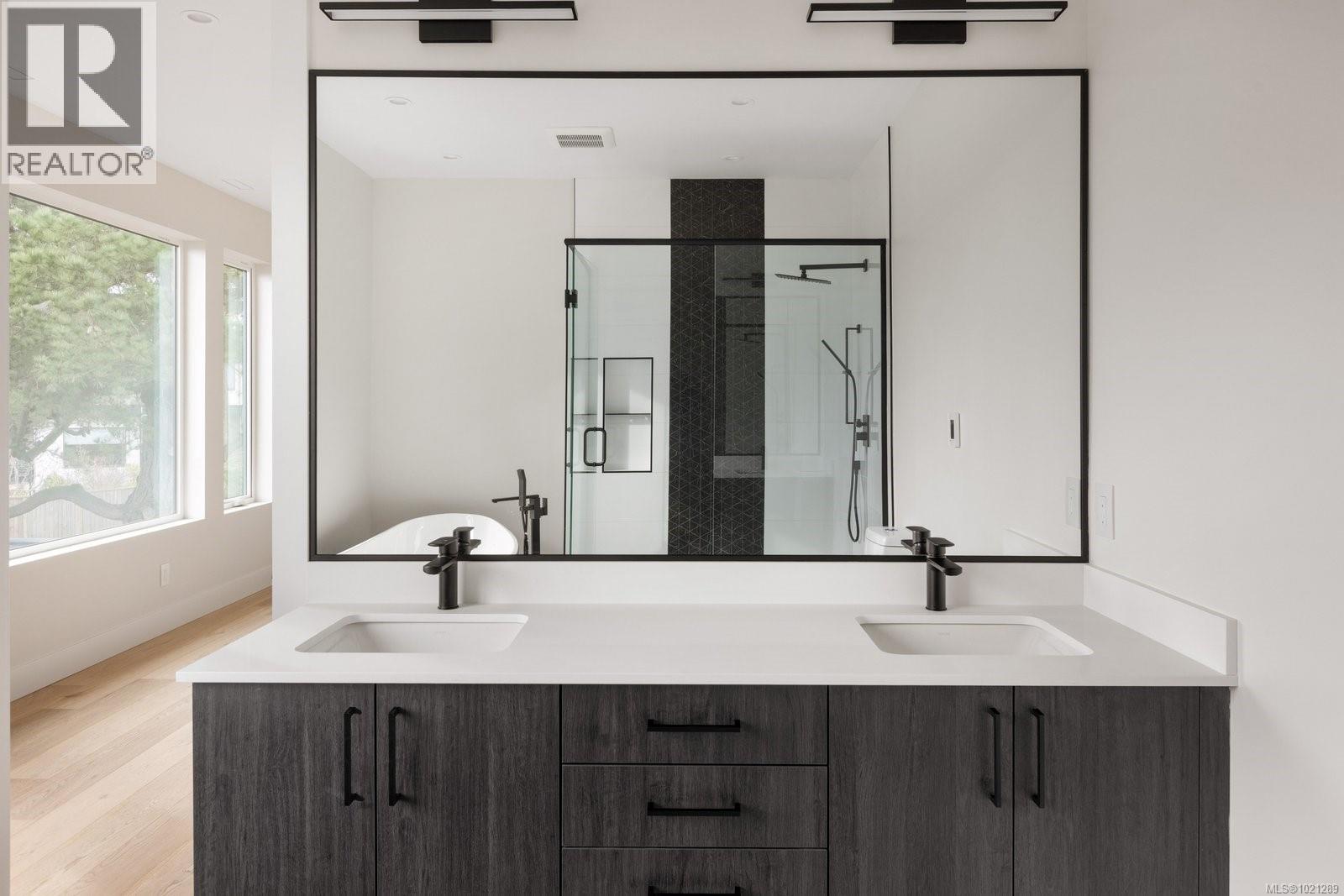 2295 Adela Pl, Sidney