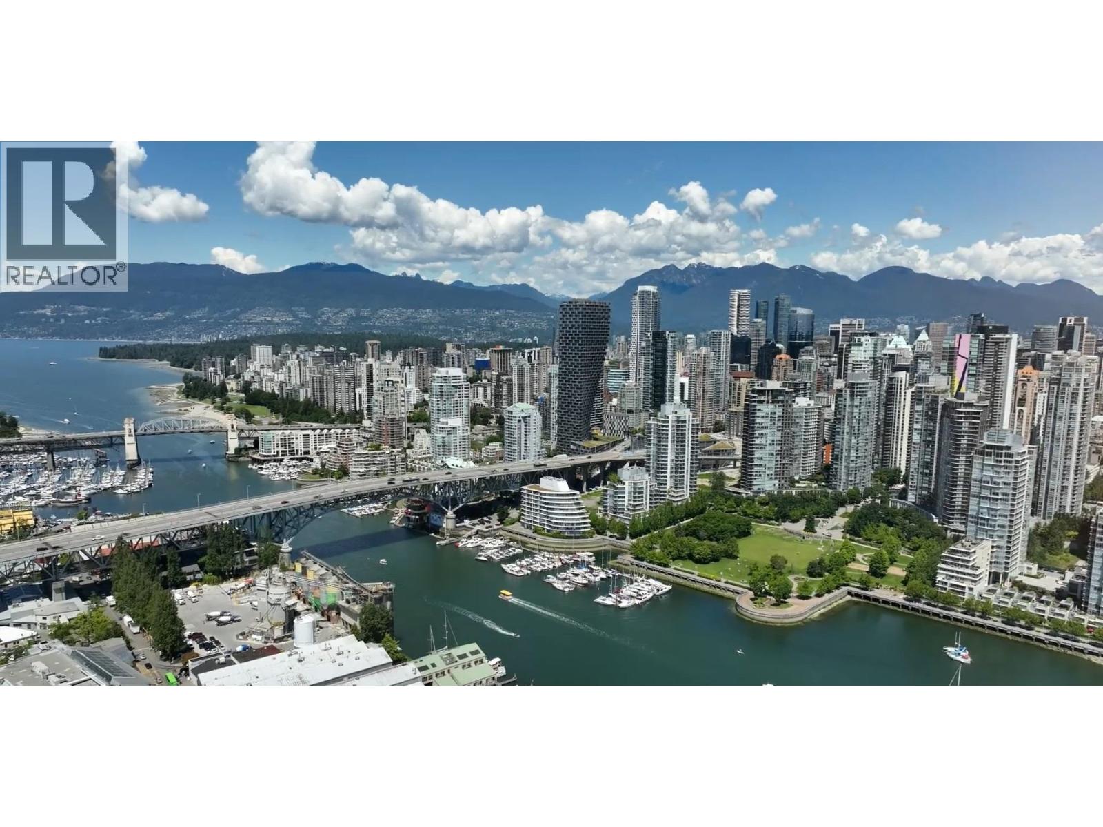 203 628 KINGHORNE MEWS, Vancouver