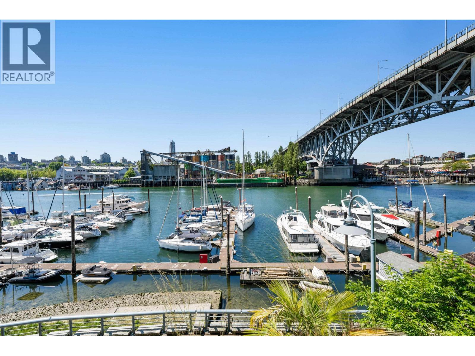 203 628 KINGHORNE MEWS, Vancouver