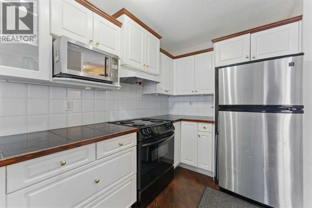 Single Family House for Sale in  Coral Cove NE Coral Springs Calgary 