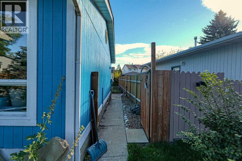 Single Family House Bungalow for Sale in  Falton Way NE Falconridge Calgary 