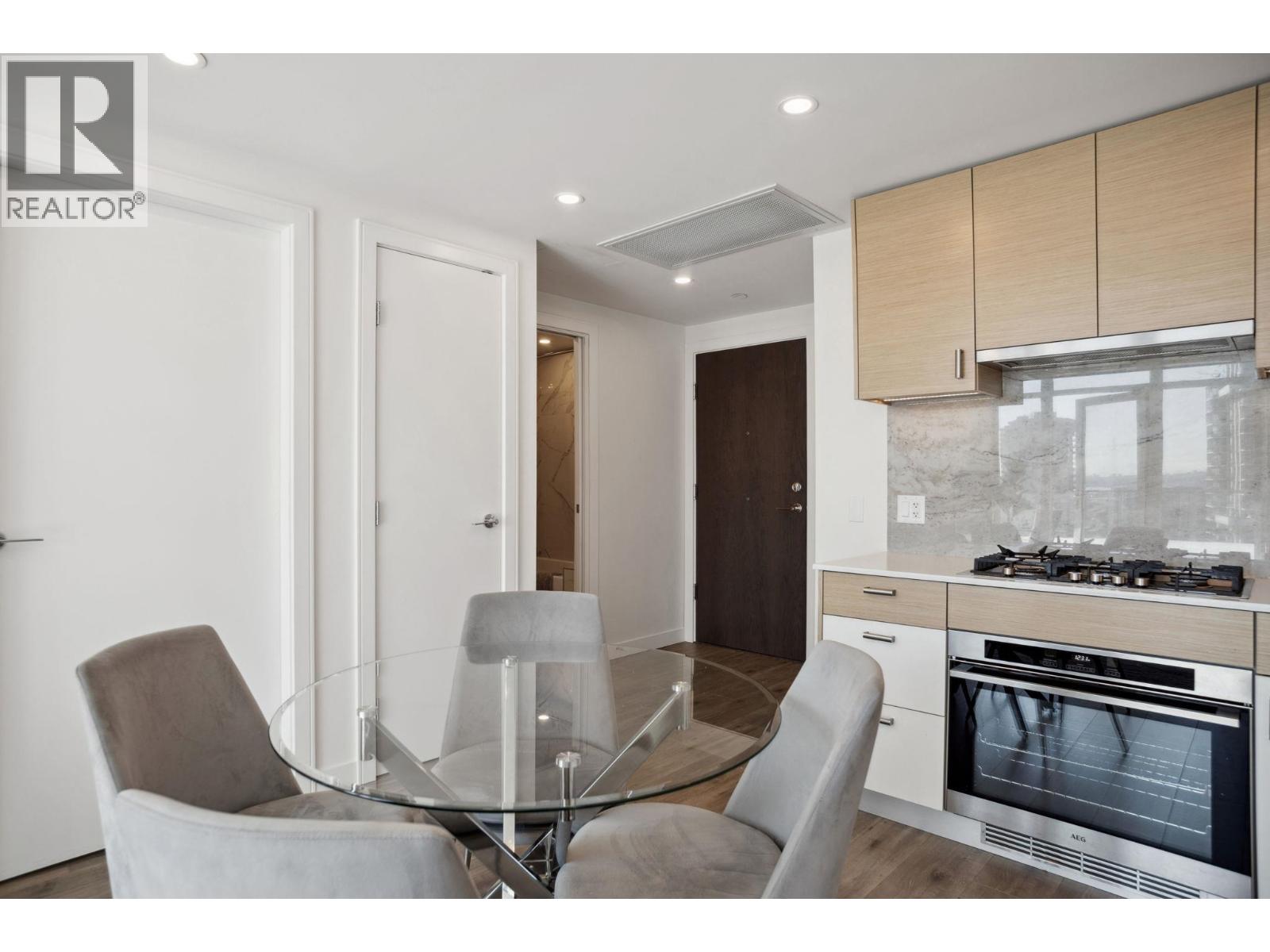 1503 200 KLAHANIE COURT, West Vancouver