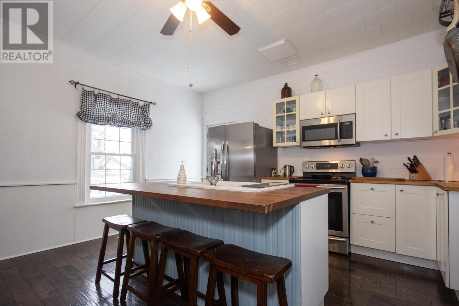 Property 18 of 50 of 340 Foundry Street