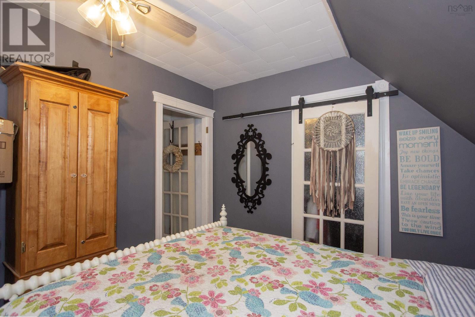 Property 37 of 50 of 340 Foundry Street