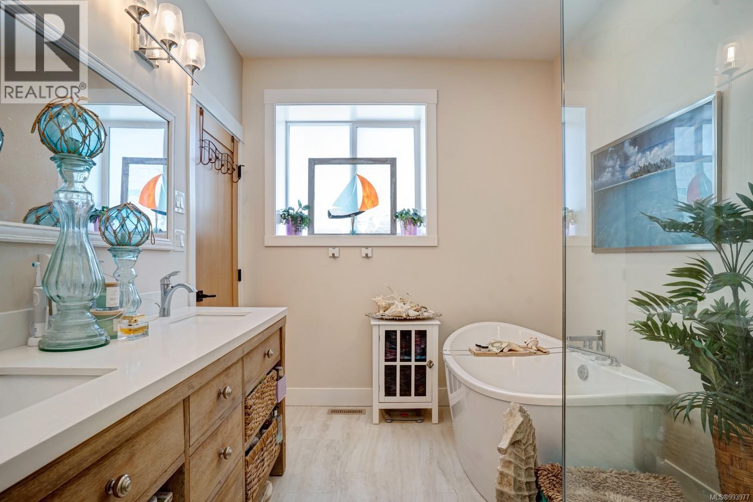 9388 Lakefront Rise, Lake Cowichan