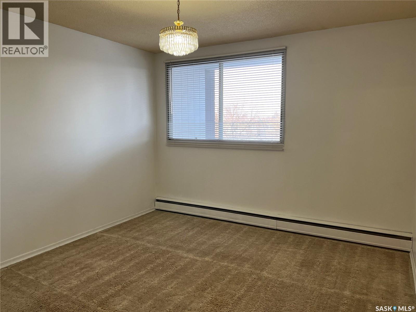 Single Family House High rise for Sale in   Rae STREET Regina 