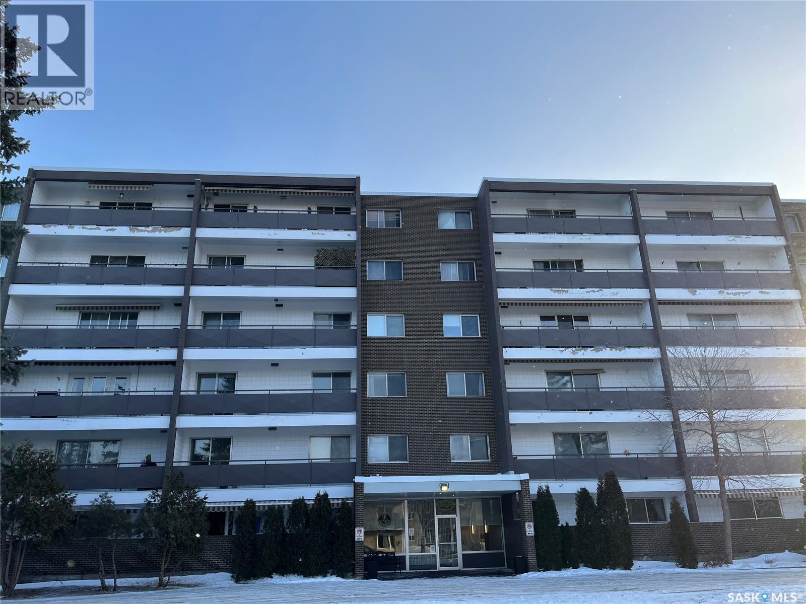 Single Family House High rise for Sale in   Rae STREET Regina 