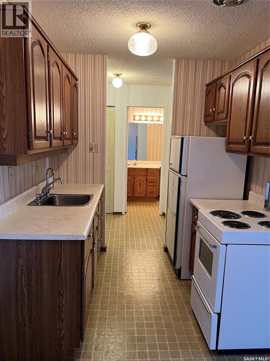 Single Family House High rise for Sale in   Rae STREET Regina 