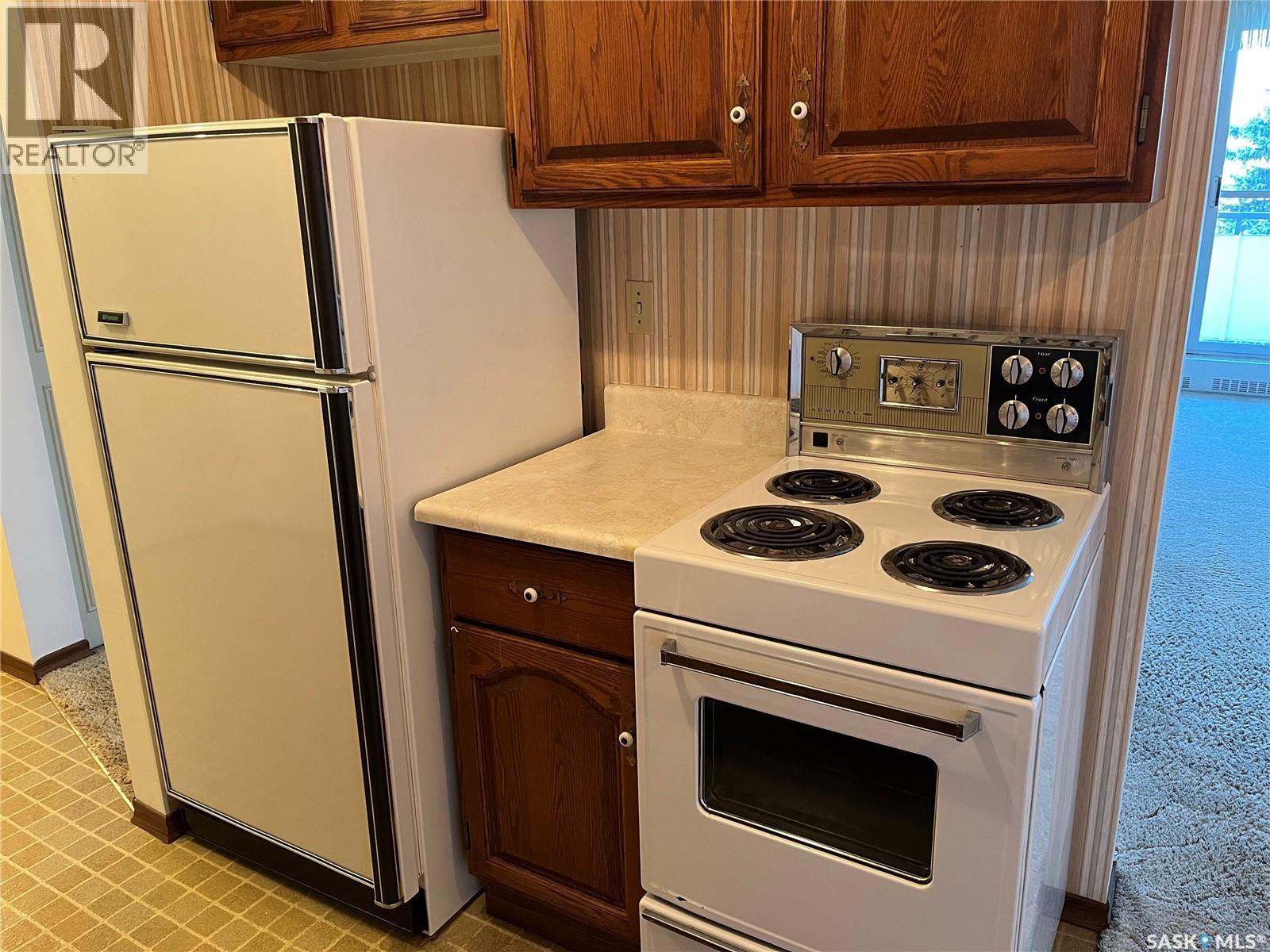 Single Family House High rise for Sale in   Rae STREET Regina 