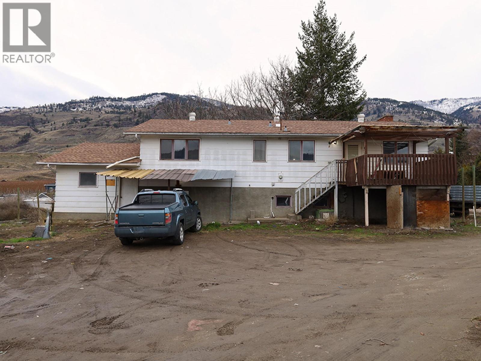  301 Road 12 Road, Oliver