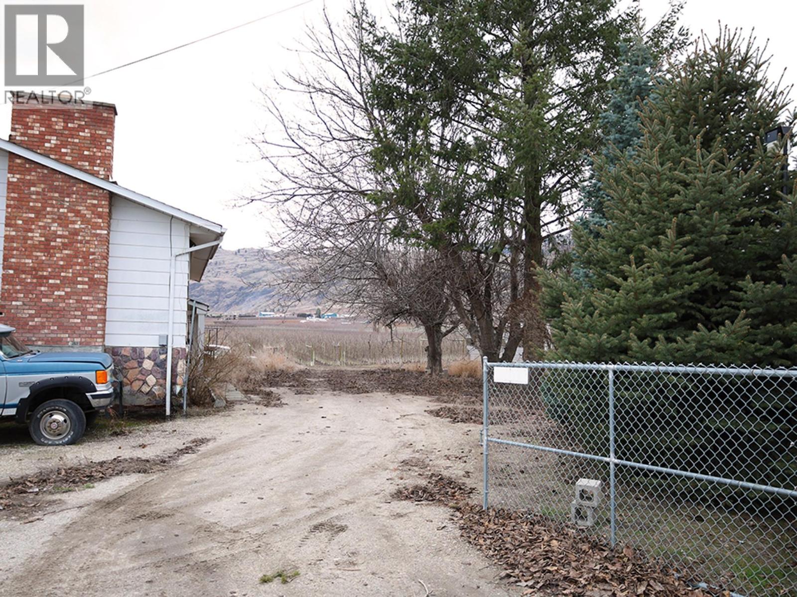  301 Road 12 Road, Oliver