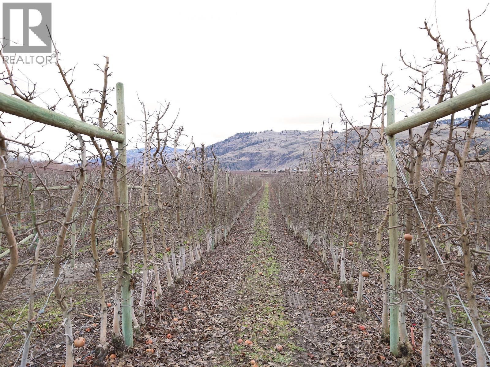  301 Road 12 Road, Oliver