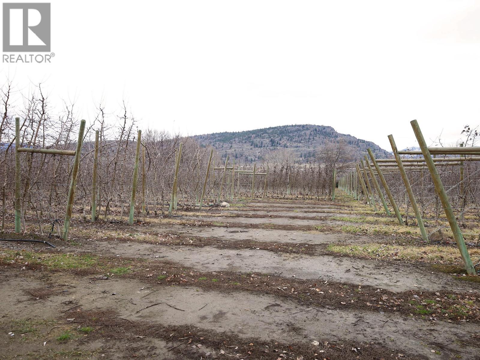  301 Road 12 Road, Oliver