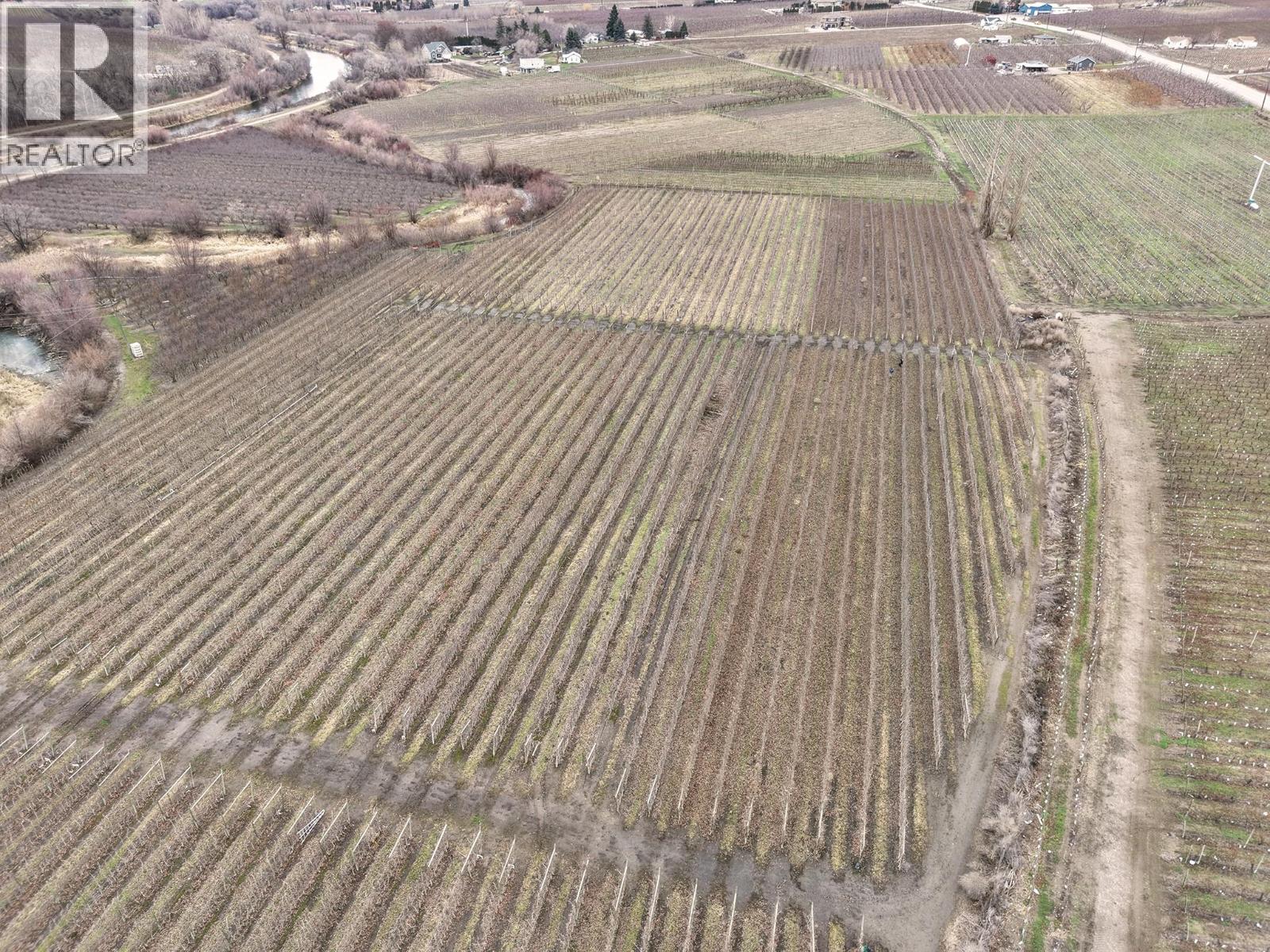  301 Road 12 Road, Oliver