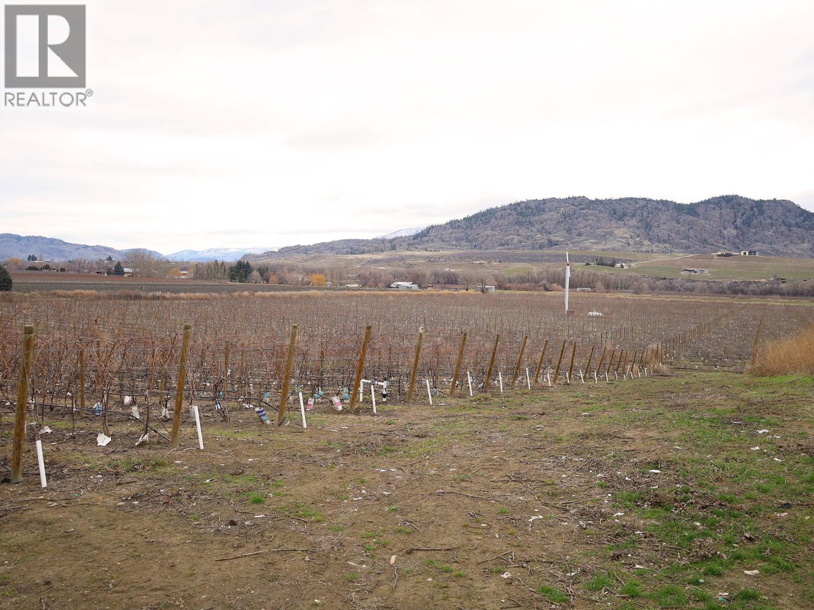  4253 Highway 97 Highway, Oliver